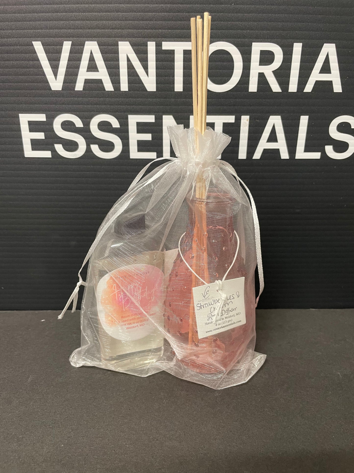 Strawberries & Cream 4 oz Room Diffuser