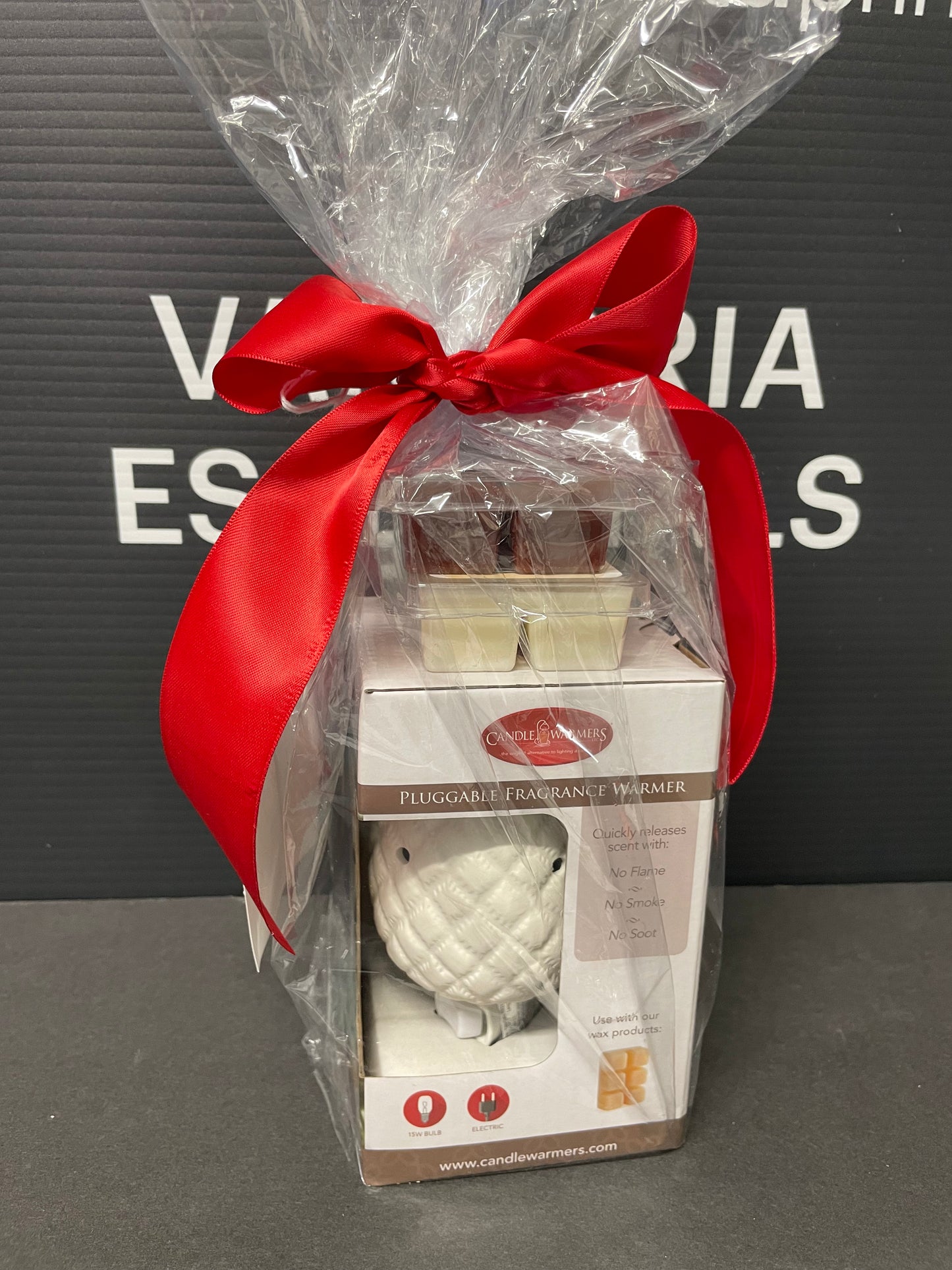 Pineapple Pluggable Fragrance Warmer with Two 6-Pack Wax Melts