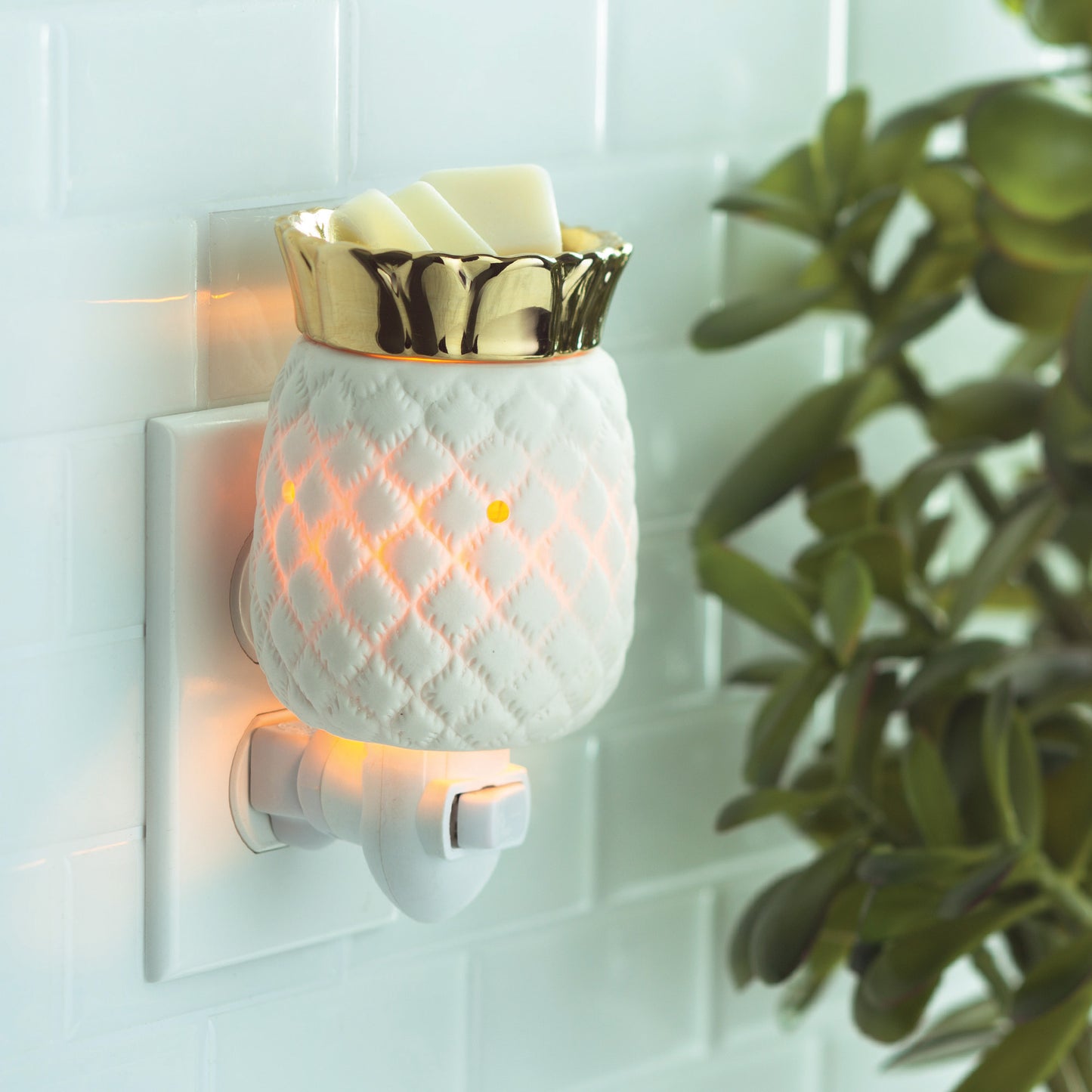 Pineapple Pluggable Fragrance Warmer